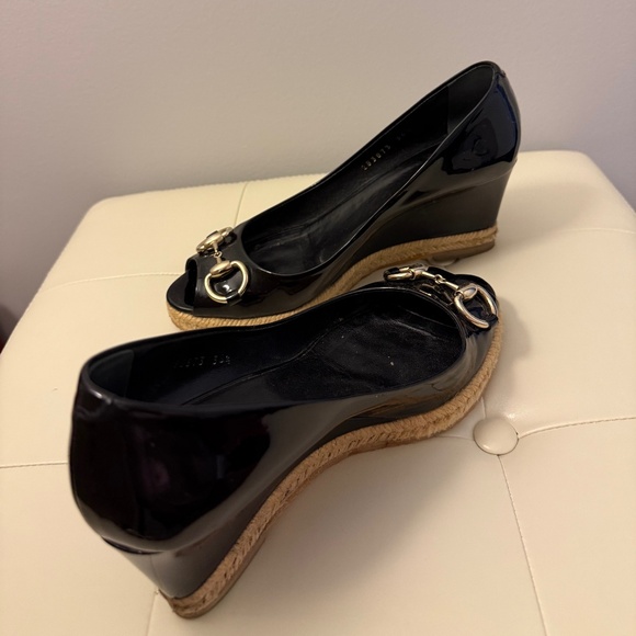 Gucci Charlotte Patent Leather Peep toe Wedge Pumps, Black, Size 6 - Picture 1 of 10